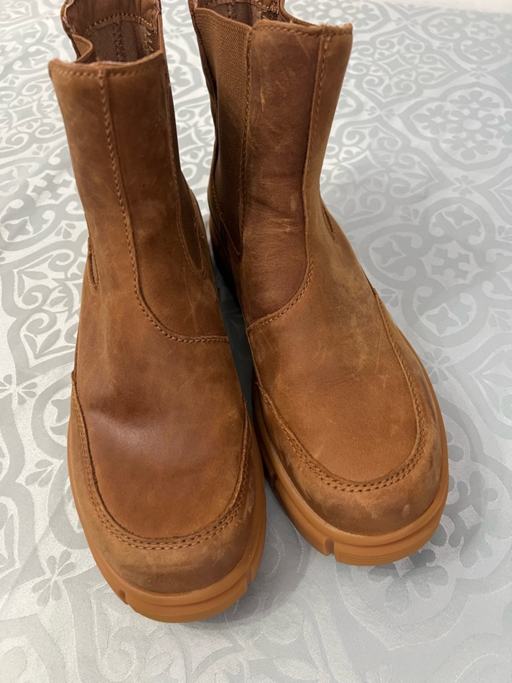 Sorel Brown Tan Chelsea Ankle Boots size 8 caramel color - Picture 3 of 13